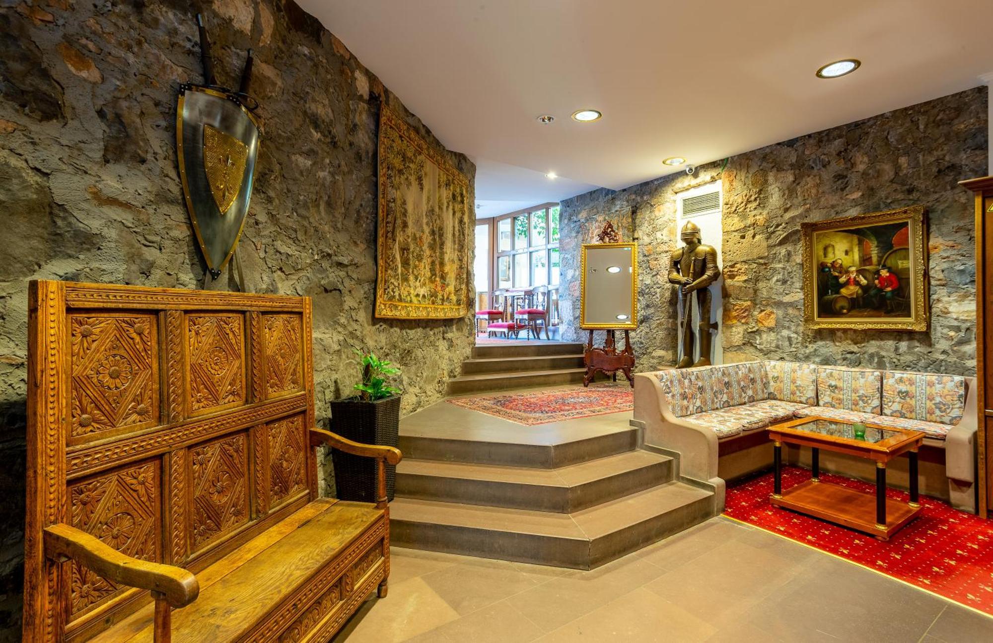 Burghotel Staufenberg Staufenberg  Zewnętrze zdjęcie
