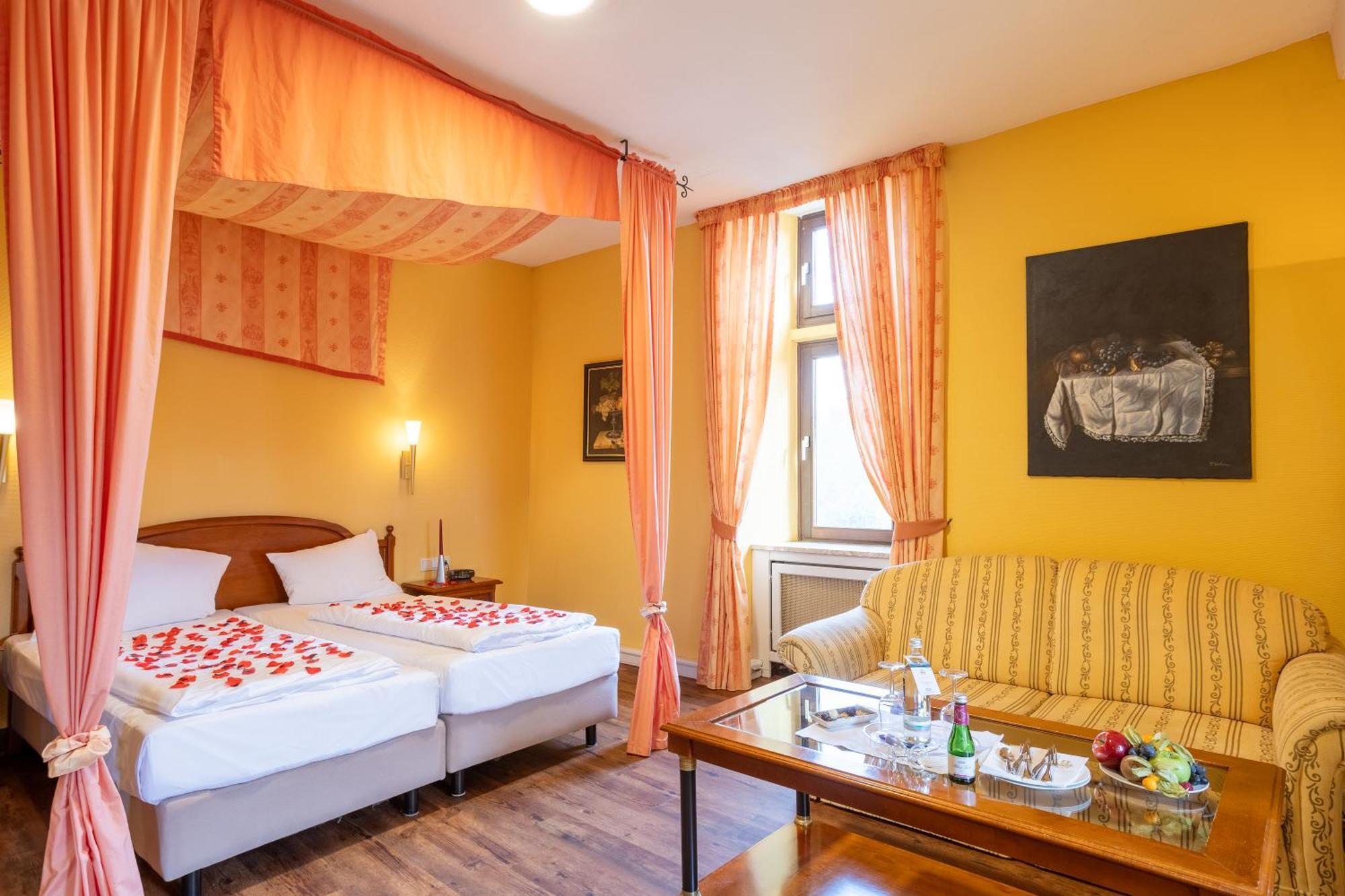 Burghotel Staufenberg Staufenberg  Zewnętrze zdjęcie